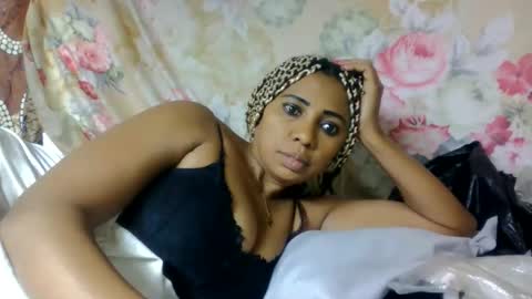Snapshot of leatianaa chatting on June 10, 7:35 pm leatianaa online show from June 10, 7:35 pm