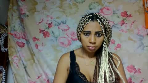 Snapshot of leatianaa chatting on June 11, 12:32 am leatianaa online show from June 11, 12:32 am