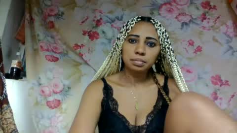 Snapshot of leatianaa chatting on June 19, 9:24 am leatianaa online show from June 19, 9:24 am