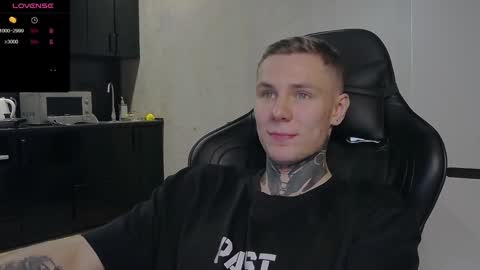 Snapshot of lechery_boy chatting on December 10, 6:38 pm Lechery boy online show from December 10, 6:38 pm