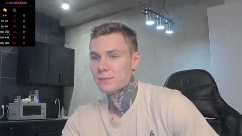 Snapshot of lechery_boy chatting on December 28, 10:03 am Lechery boy online show from December 28, 10:03 am