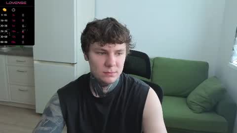 Snapshot of lechery_boy chatting on June 26, 7:24 am Lechery boy online show from June 26, 7:24 am