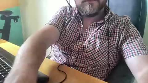 Snapshot of lee_8891 chatting on June 23, 10:13 am lee_8891 online show from June 23, 10:13 am