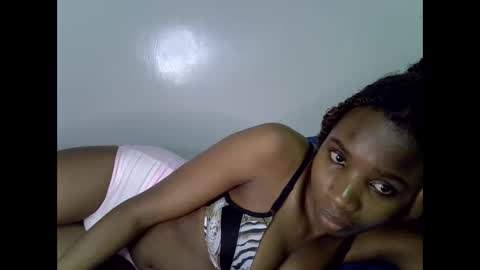 Snapshot of lee_shaz chatting on June 2, 6:32 pm lee baby online show from June 2, 6:32 pm