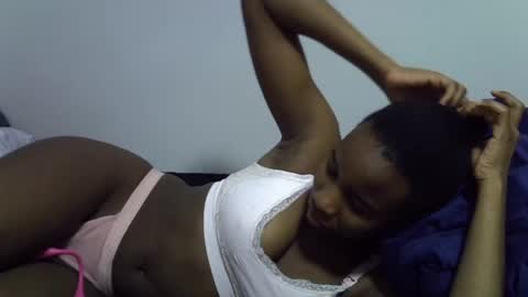 Snapshot of lee_shaz chatting on June 28, 1:00 am lee baby online show from June 28, 1:00 am