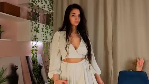 Jasmine online show from February 1, 4:27 pm