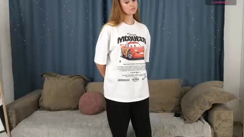 Snapshot of leecapella chatting on October 25, 10:34 am Lina online show from October 25, 10:34 am