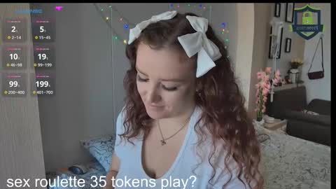 Snapshot of leediseeeex chatting on February 27, 5:51 am ELSA AND SAM online show from February 27, 5:51 am