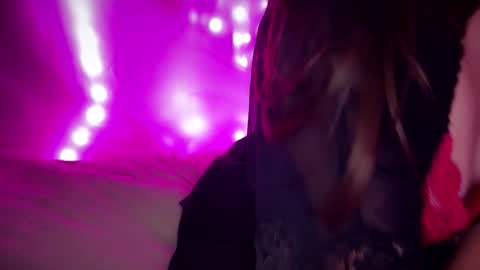 LeelaFry online show from October 15, 3:23 pm