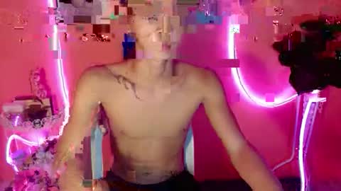 Snapshot of leemoreno18 chatting on September 19, 3:30 am leemoreno18 online show from September 19, 3:30 am
