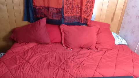 Snapshot of leesdesires chatting on February 12, 4:35 pm Leesdesires online show from February 12, 4:35 pm