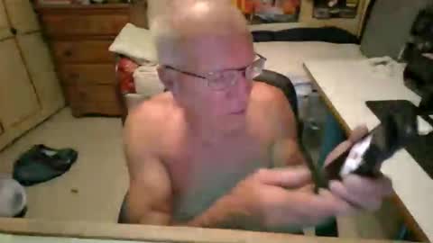 leezimmerman200 online show from May 4, 6:09 am