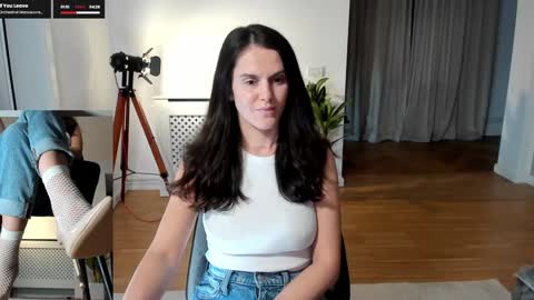 Elle  online show from March 29, 3:34 pm