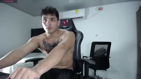  Lei  online show from December 24, 9:55 pm