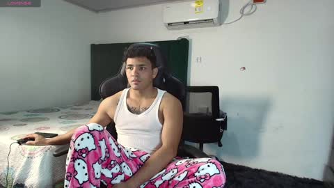  Lei  online show from January 21, 9:15 pm