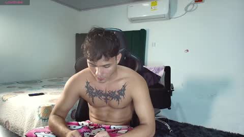  Lei  online show from February 5, 1:37 am