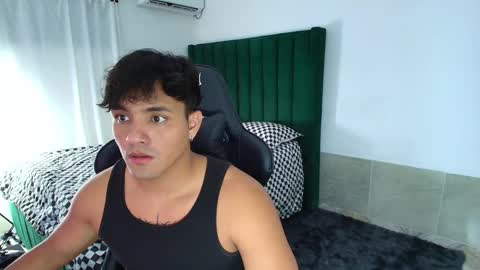 Snapshot of lei_77 chatting on February 11, 5:12 am Lei online show from February 11, 5:12 am