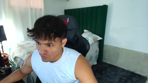  Lei  online show from March 18, 9:40 pm