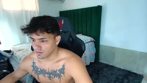  Lei  online show from April 7, 8:09 pm