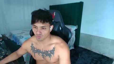 Snapshot of lei_77 chatting on May 2, 7:13 am Lei online show from May 2, 7:13 am