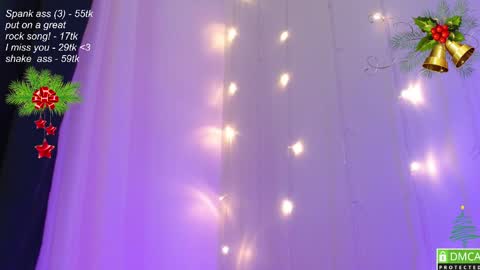 Snapshot of leia_bell chatting on December 7, 7:43 pm hey Im Leia and I love rock  online show from December 7, 7:43 pm
