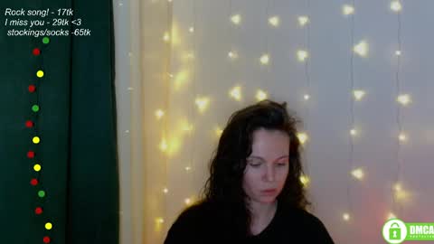 Snapshot of leia_bell chatting on May 8, 7:08 pm hey Im Leia and I love rock online show from May 8, 7:08 pm