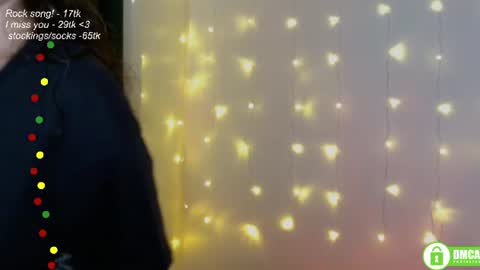 Snapshot of leia_bell chatting on July 12, 7:27 pm hey Im Leia and I love rock online show from July 12, 7:27 pm