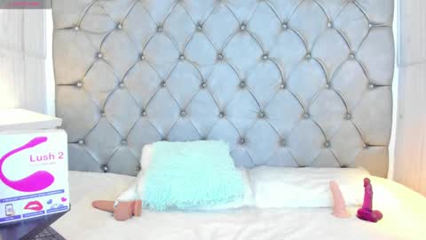 LEIGH ANGELS online show from January 15, 8:26 pm