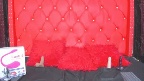 LEIGH ANGELS online show from February 3, 1:19 am