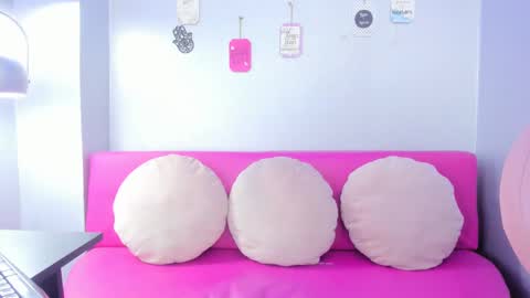 LEIGH ANGELS online show from February 12, 8:07 pm