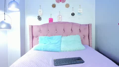 LEIGH ANGELS online show from March 4, 8:38 pm