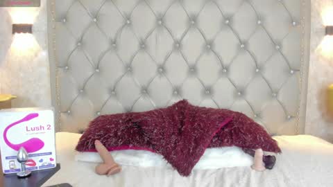 LEIGH ANGELS online show from March 6, 1:05 am