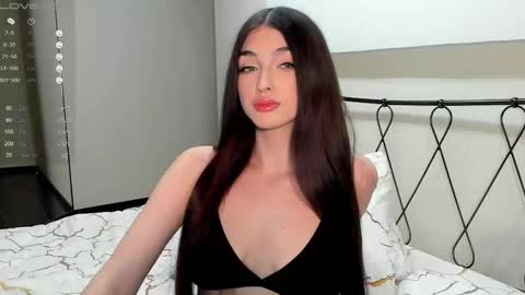 Snapshot of leila_4ever chatting on March 10, 11:27 pm Leila online show from March 10, 11:27 pm