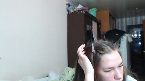 leila_bambi_ online show from December 31, 1:04 am