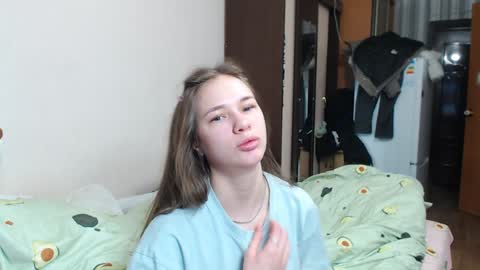 leila_bambi_ online show from December 31, 4:38 am