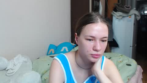 leila_bambi_ online show from January 15, 1:20 pm