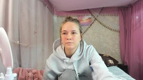 leila_bambi_ online show from April 10, 10:53 am
