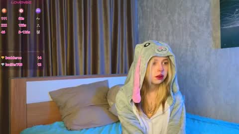 Snapshot of leiladwight chatting on December 9, 4:12 am Leila online show from December 9, 4:12 am