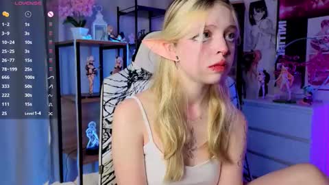 Snapshot of leiladwight chatting on September 11, 4:12 am Leila online show from September 11, 4:12 am