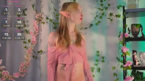 Snapshot of leiladwight chatting on February 1, 2:15 pm Leila online show from February 1, 2:15 pm