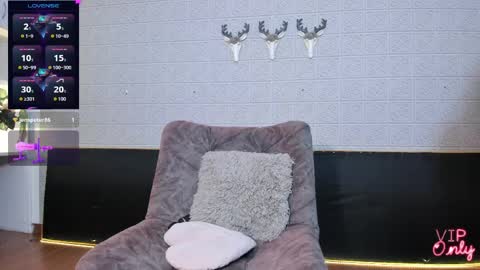   online show from March 25, 8:15 pm