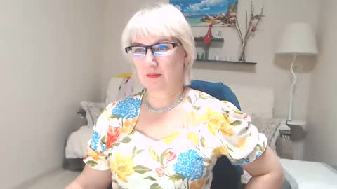 Snapshot of leilamays chatting on December 3, 12:59 pm Leila Kinky online show from December 3, 12:59 pm