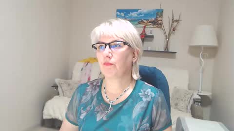 Snapshot of leilamays chatting on December 4, 8:56 am Leila Kinky online show from December 4, 8:56 am
