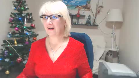 Snapshot of leilamays chatting on January 3, 11:03 am Leila Kinky online show from January 3, 11:03 am