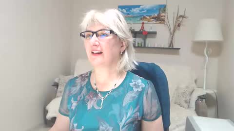 Snapshot of leilamays chatting on February 21, 8:07 am Leila Kinky online show from February 21, 8:07 am