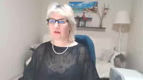 Snapshot of leilamays chatting on February 25, 9:53 am Leila Kinky online show from February 25, 9:53 am
