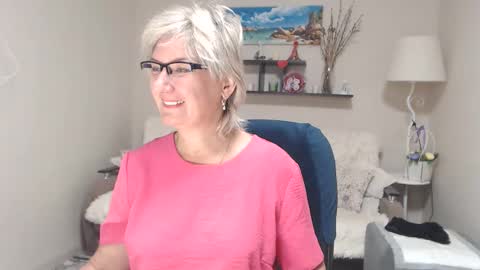 Snapshot of leilamays chatting on September 26, 2:26 am Leila Kinky online show from September 26, 2:26 am