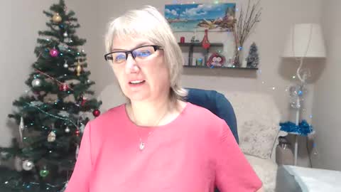 Leila Kinky online show from January 13, 2:00 pm