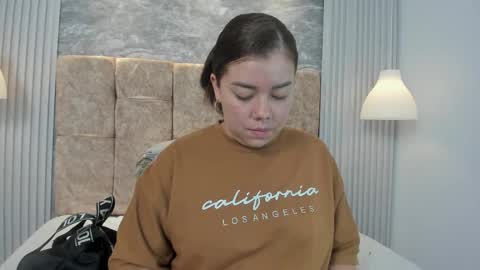 leilapons online show from September 14, 5:23 pm