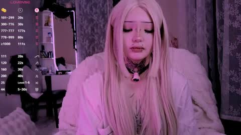 Snapshot of lein_bone chatting on April 6, 12:08 am Lein online show from April 6, 12:08 am